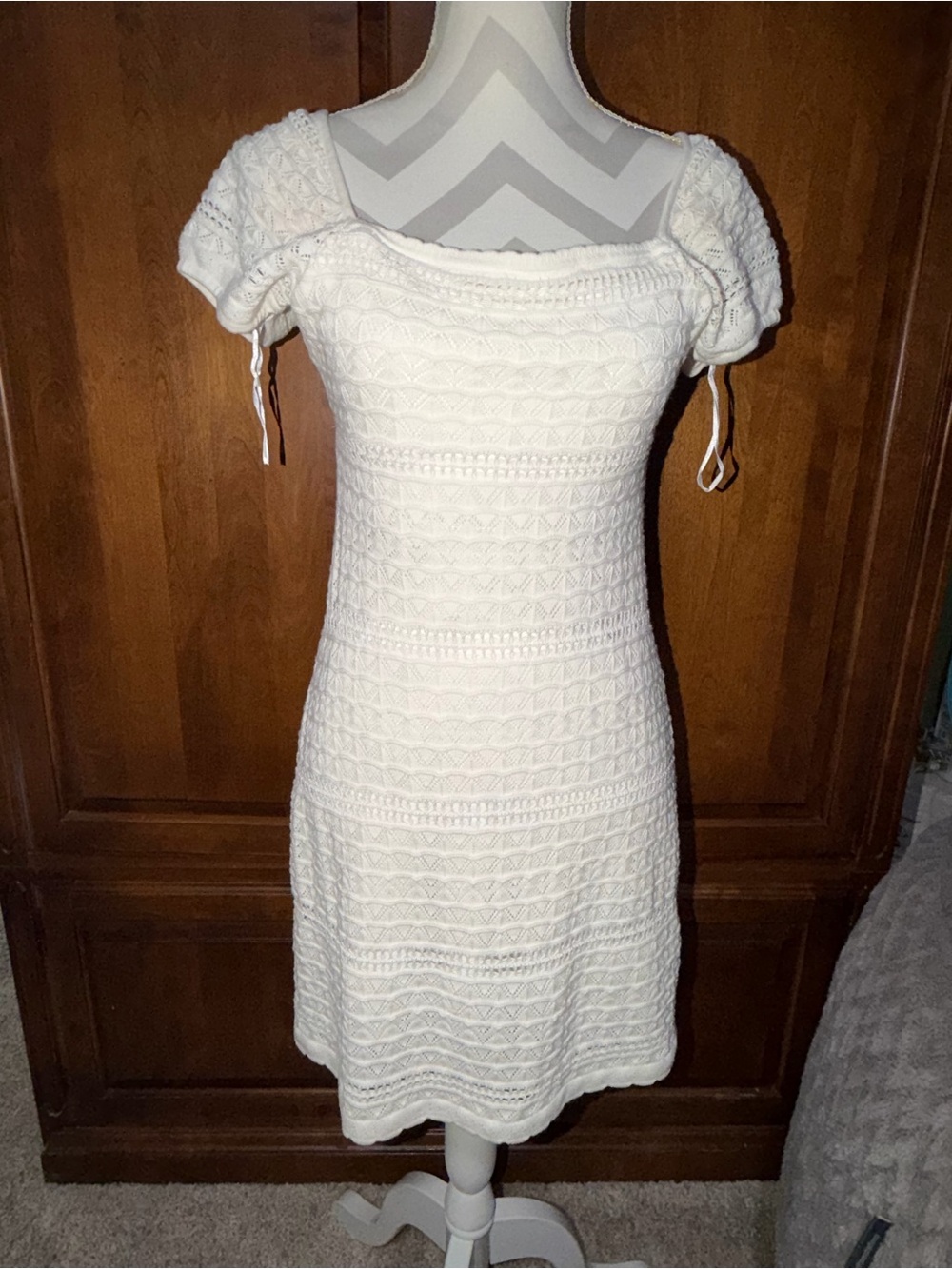 Hollister White Knit Short Sleeve Midi Dress